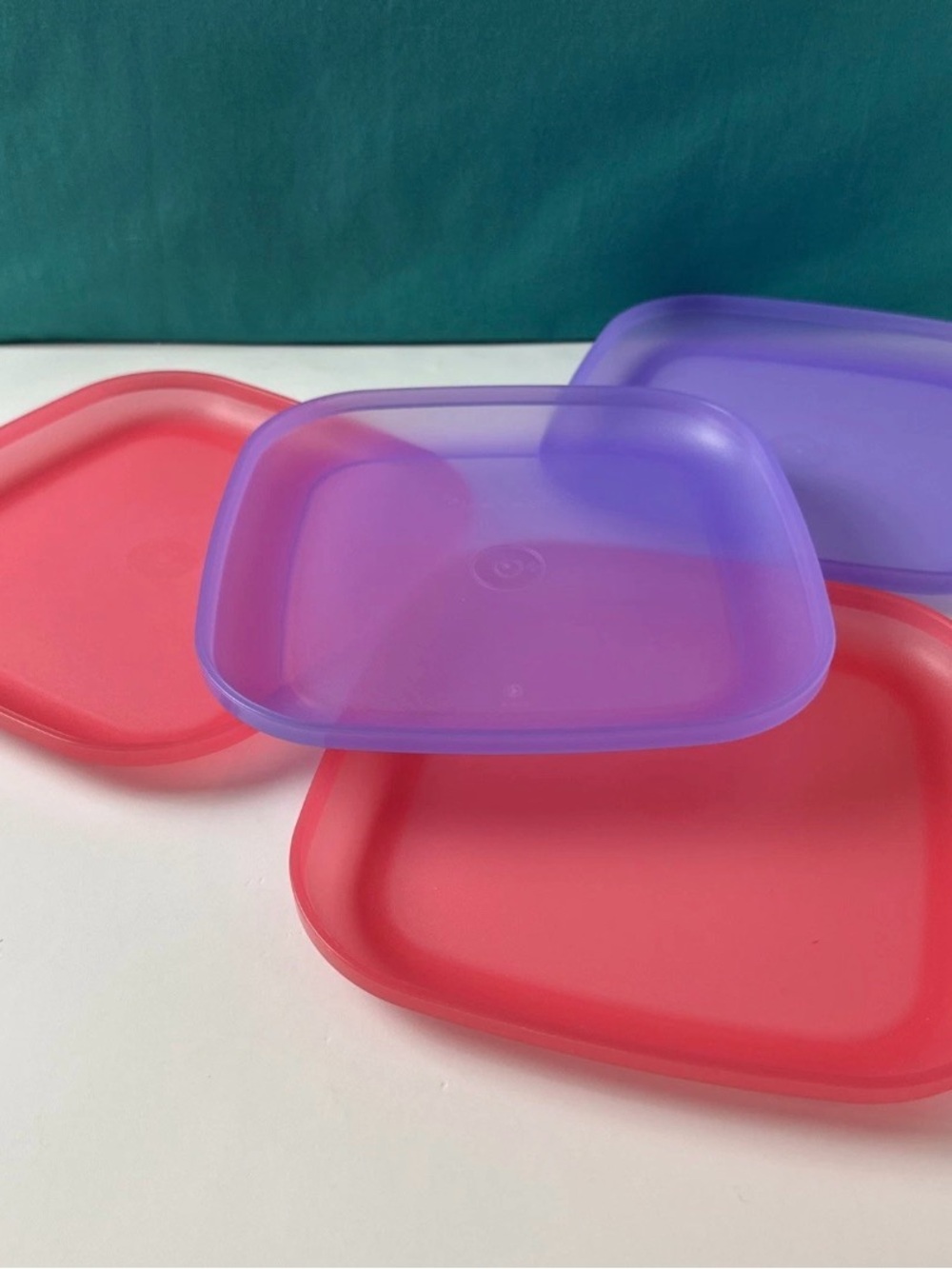 Tupperware Luncheon Plates Set Of 4 8” Square Pink Purple sheer